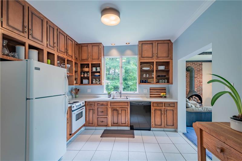 100 Pleasant Valley Road Jeannette, PA 15644 - Photo 4 of 25 Gallery Image 4