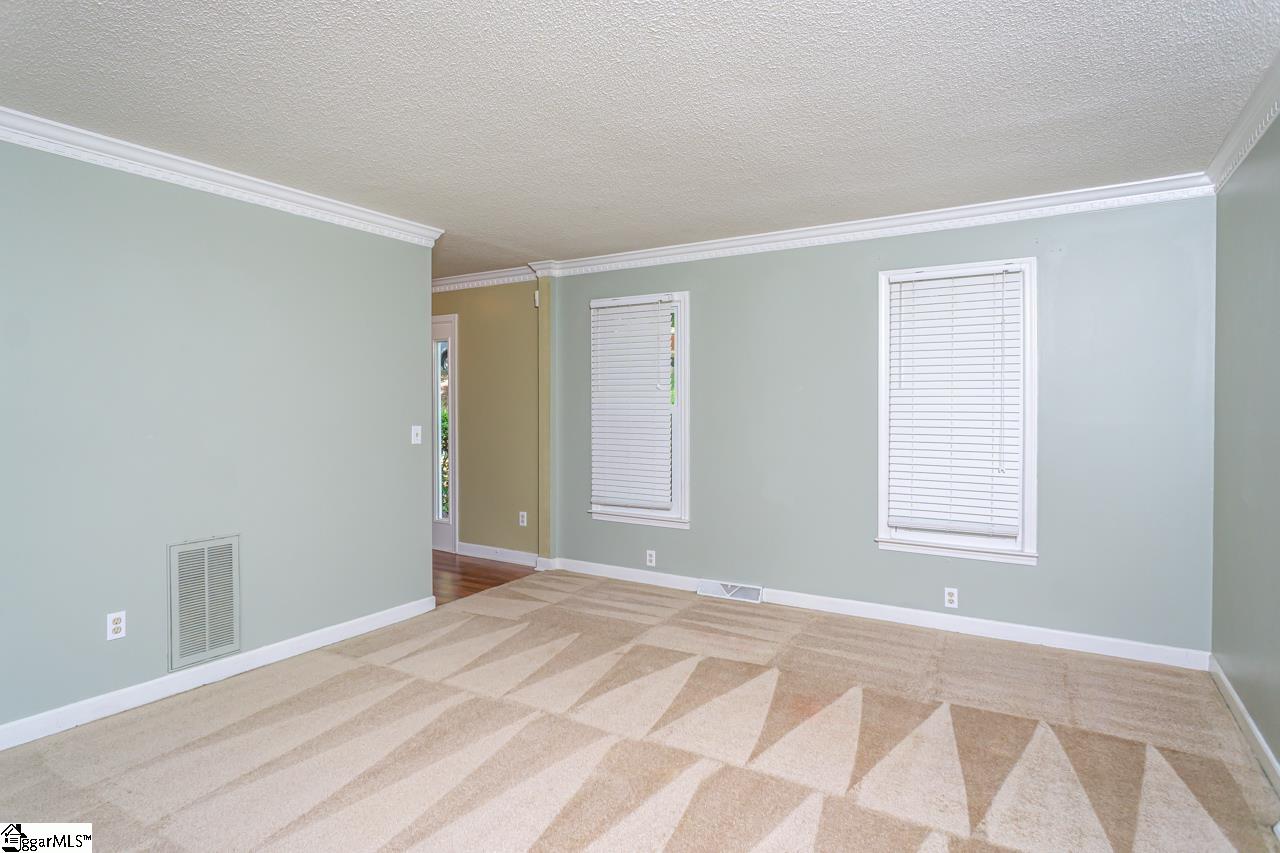 404 Perry Hill Road Easley, SC 29640 - Photo 4 of 31
