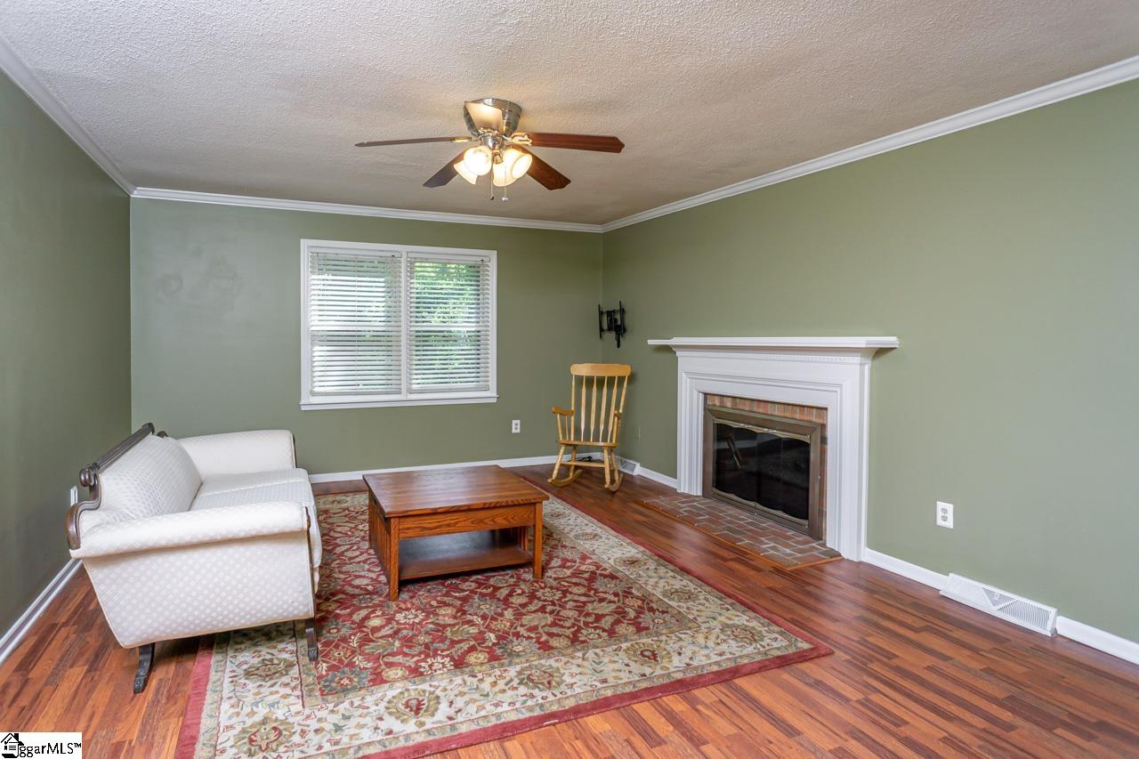 404 Perry Hill Road Easley, SC 29640 - Photo 7 of 31