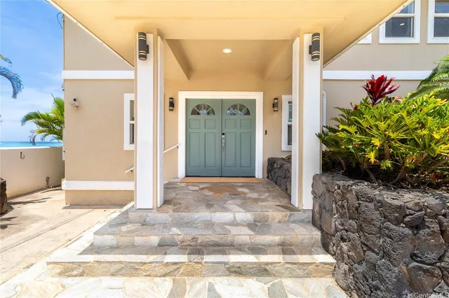 a view of a entryway door of the house