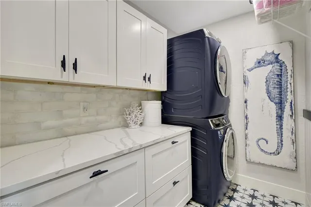 $1,399,000 | 193 Cocohatchee Street, Naples, FL 34110