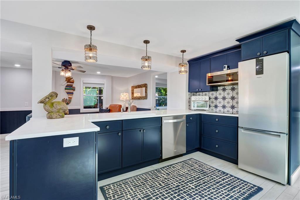 193 Cocohatchee Street Naples, FL 34110 - Photo 21 of 50 Plenty of workspace