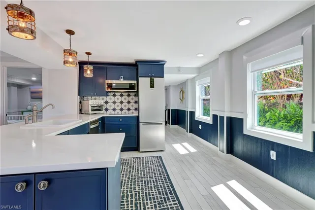 $1,399,000 | 193 Cocohatchee Street, Naples, FL 34110