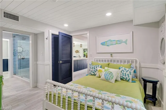 $1,399,000 | 193 Cocohatchee Street, Naples, FL 34110