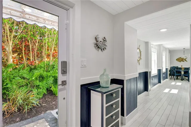 $1,399,000 | 193 Cocohatchee Street, Naples, FL 34110