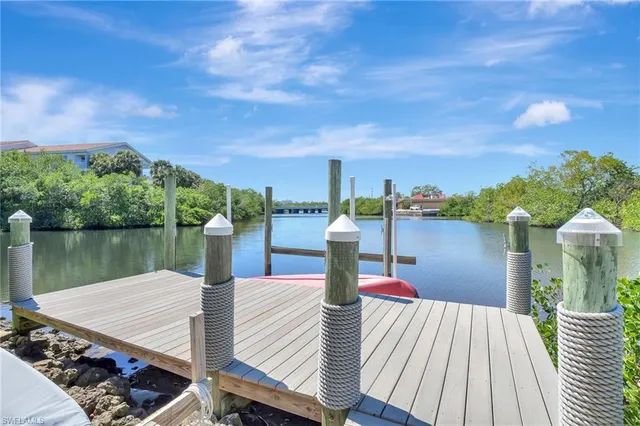 $1,399,000 | 193 Cocohatchee Street, Naples, FL 34110