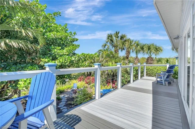 $1,399,000 | 193 Cocohatchee Street, Naples, FL 34110