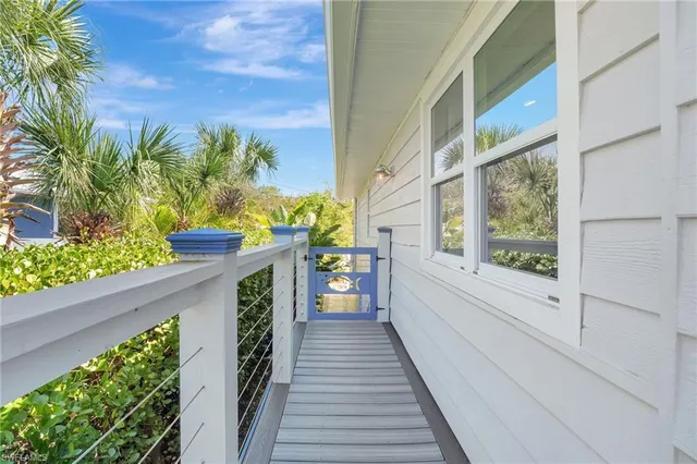 $1,399,000 | 193 Cocohatchee Street, Naples, FL 34110