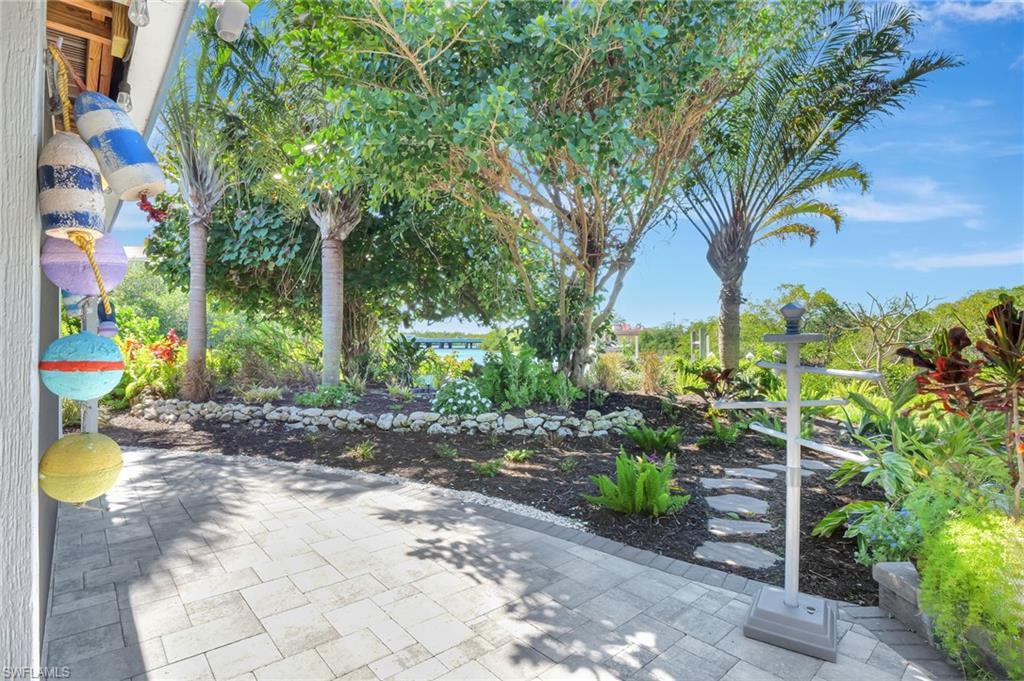 193 Cocohatchee Street Naples, FL 34110 - Photo 39 of 50 Peaceful water fountain