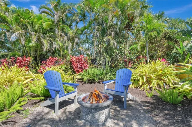 $1,399,000 | 193 Cocohatchee Street, Naples, FL 34110