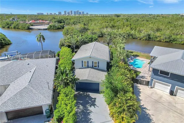 $1,399,000 | 193 Cocohatchee Street, Naples, FL 34110