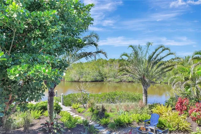 $1,399,000 | 193 Cocohatchee Street, Naples, FL 34110