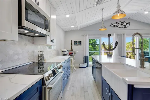 $1,399,000 | 193 Cocohatchee Street, Naples, FL 34110