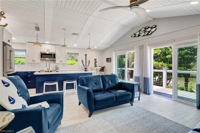 $1,399,000 | 193 Cocohatchee Street, Naples, FL 34110