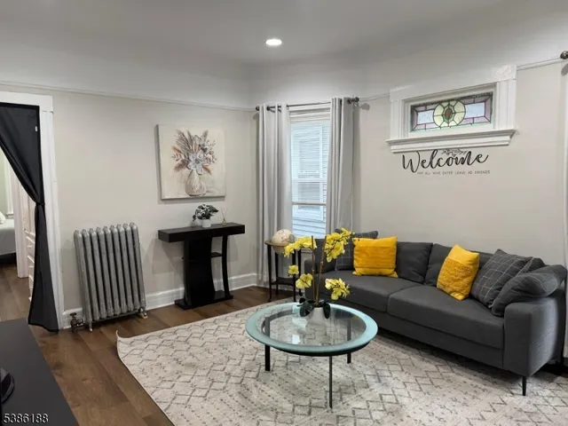$1,100 | 150 North 18th Street, Unit 2, East Orange, NJ 07017