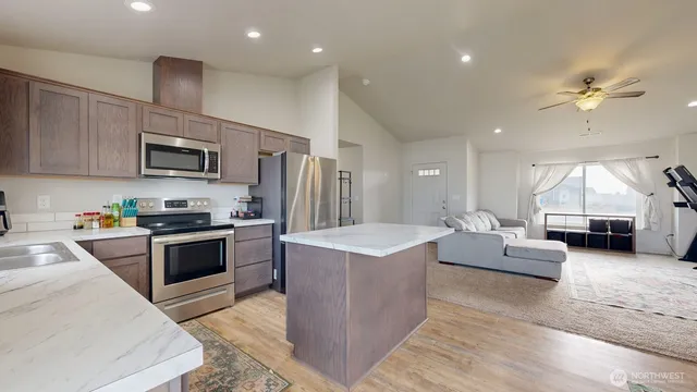 $335,000 | 907 East Cascade Street, Othello, WA 99344