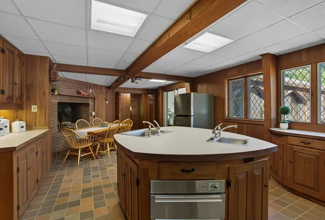 $1,799,000 | 143 Worcester Road, Hollis, NH 03049