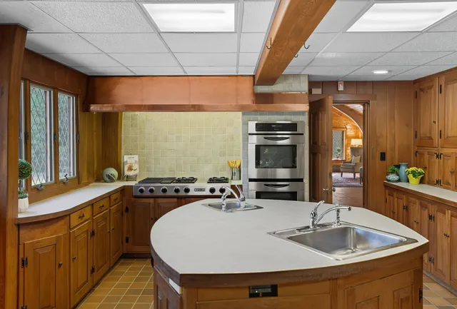 $1,799,000 | 143 Worcester Road, Hollis, NH 03049