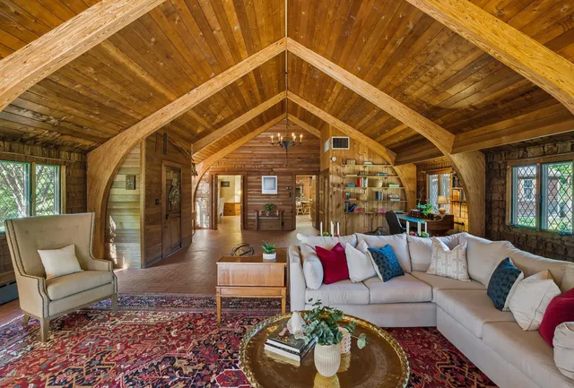 $1,799,000 | 143 Worcester Road, Hollis, NH 03049