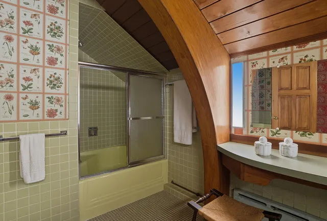 $1,799,000 | 143 Worcester Road, Hollis, NH 03049