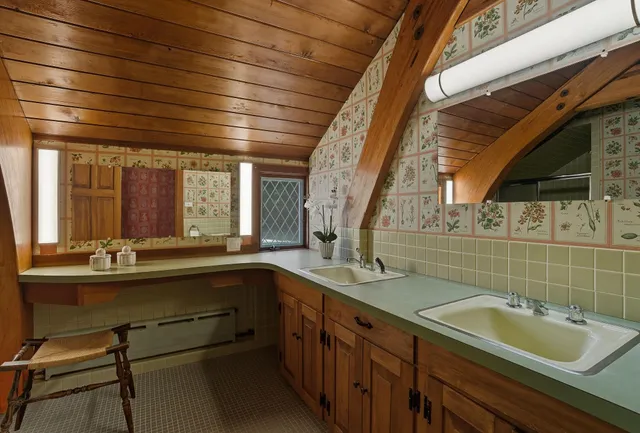 $1,799,000 | 143 Worcester Road, Hollis, NH 03049