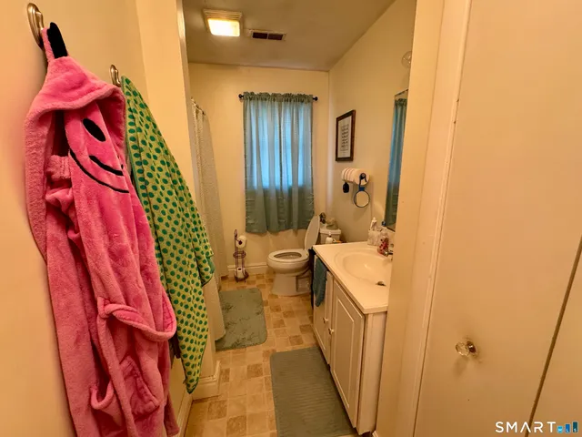 $299,000 | 125 Maple Street, Norwich, CT 06360