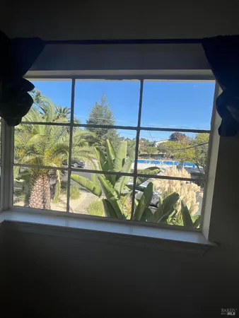 $1,950 | 160 East J Street, Unit 1, Benicia, CA 94510