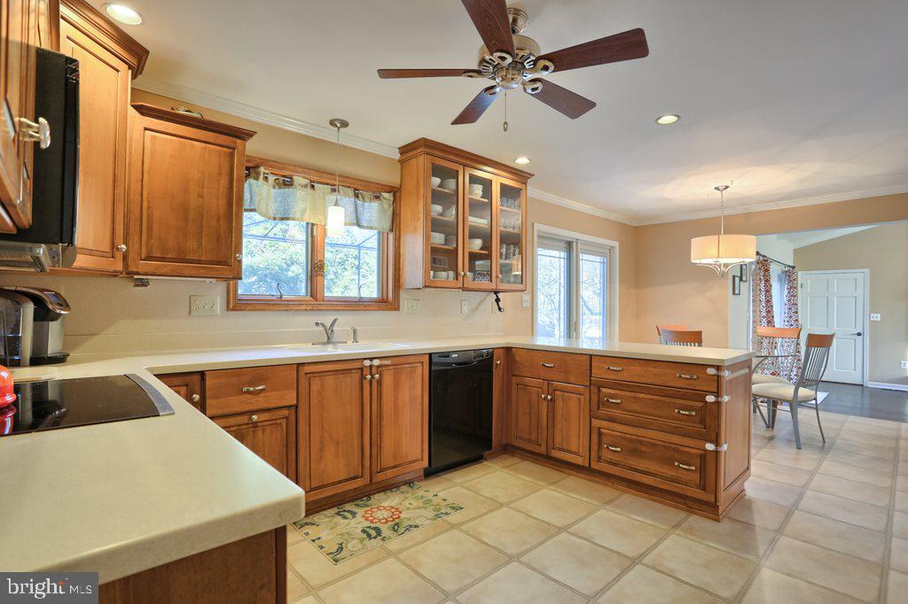 321 Highland Road Hershey, PA 17033 - Photo 11 of 25