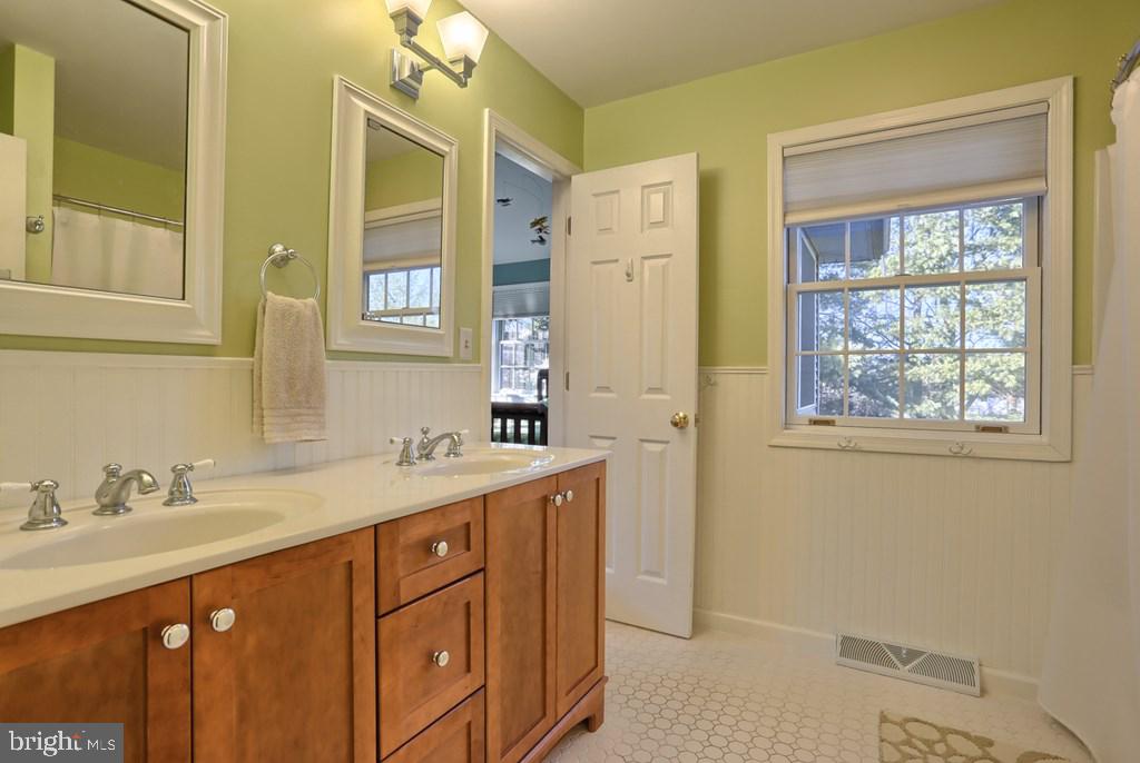321 Highland Road Hershey, PA 17033 - Photo 19 of 25