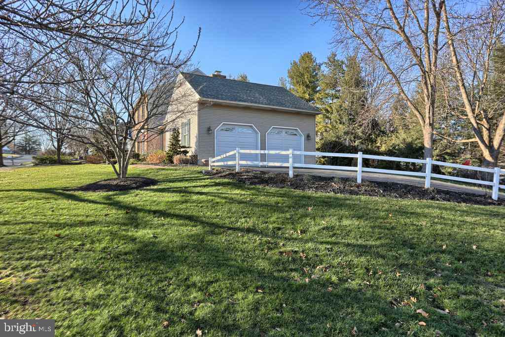 321 Highland Road Hershey, PA 17033 - Photo 3 of 25