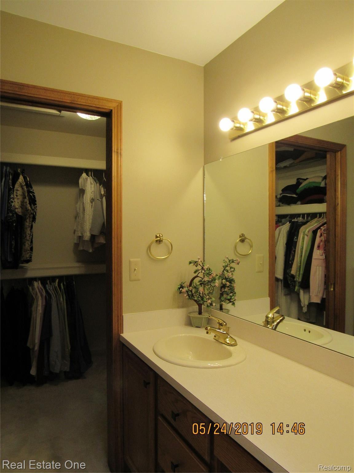 384 Nakomis Road Lake Orion, MI 48362 - Photo 44 of 77 IMG_0580.JPG