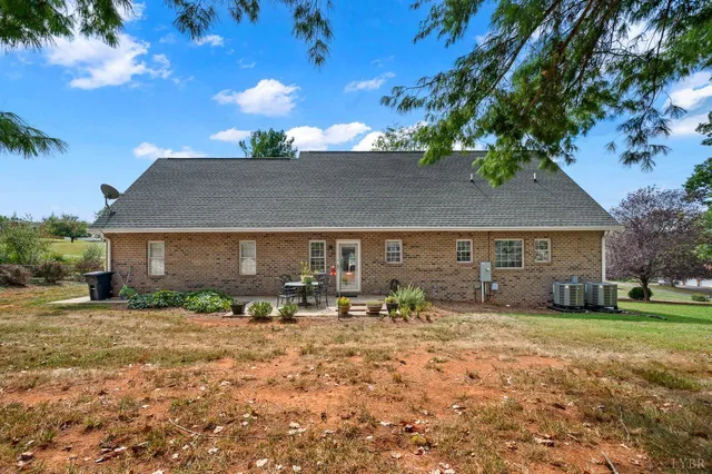 $529,900 | 1728 Wycliffe Street, Bedford, VA 24523