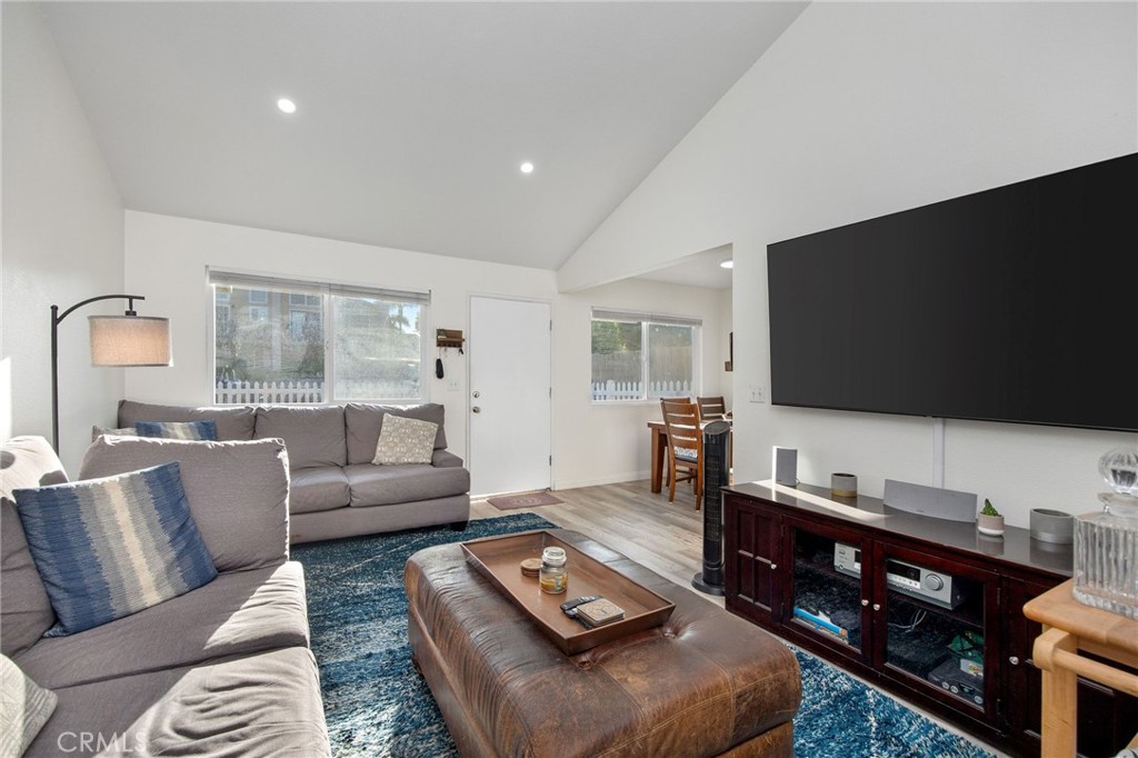 204 Springfield Avenue Huntington Beach, CA 92648 - Photo 34 of 40 Unit C - Living Room