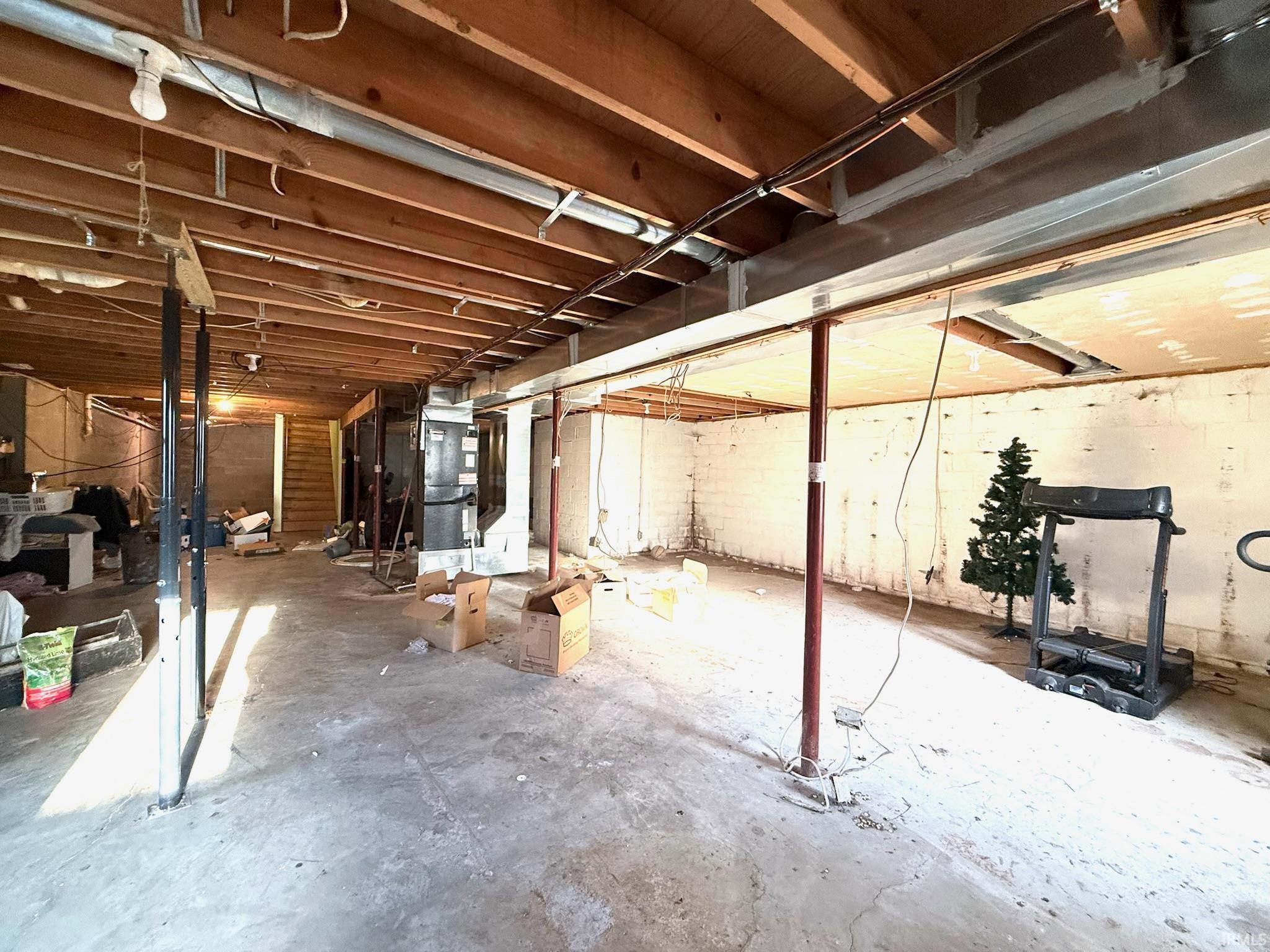 8201 Tilford Road Bloomington, IN 47404 - Photo 23 of 35 Gallery Image 23