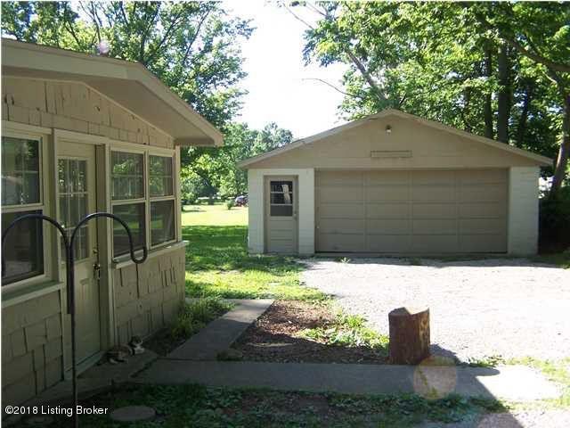 134 Rollington Road Pewee Valley, KY 40056 - Photo 2 of 14 134 rollington2