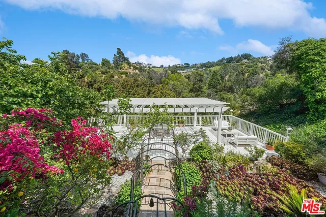 $3,295,000 | 9580 Shirley Lane, Beverly Hills, CA 90210