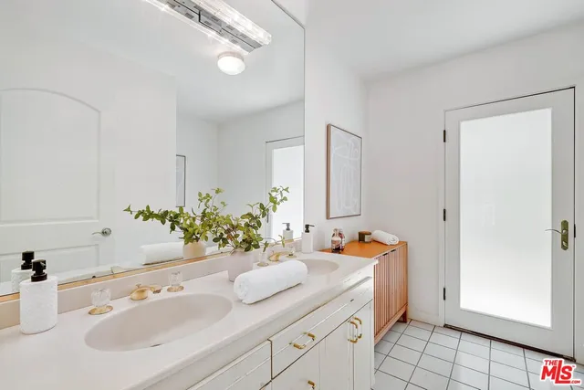 $3,295,000 | 9580 Shirley Lane, Beverly Hills, CA 90210