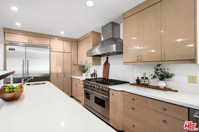 $3,295,000 | 9580 Shirley Lane, Beverly Hills, CA 90210