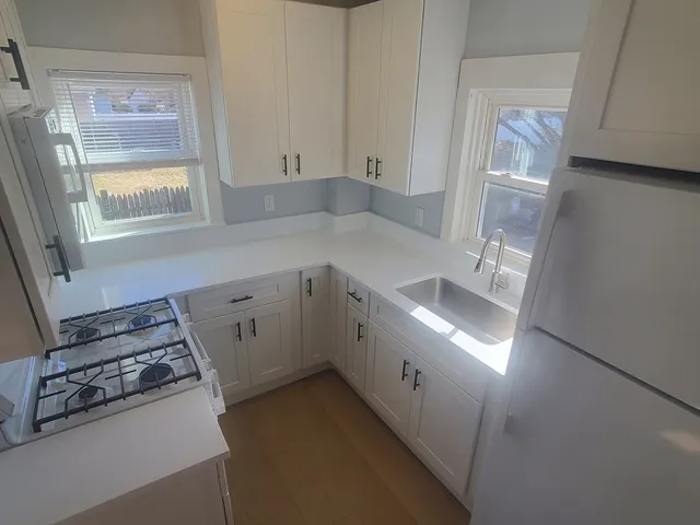 $3,400 | 232 North Street, Unit 1, Weymouth, MA 02191