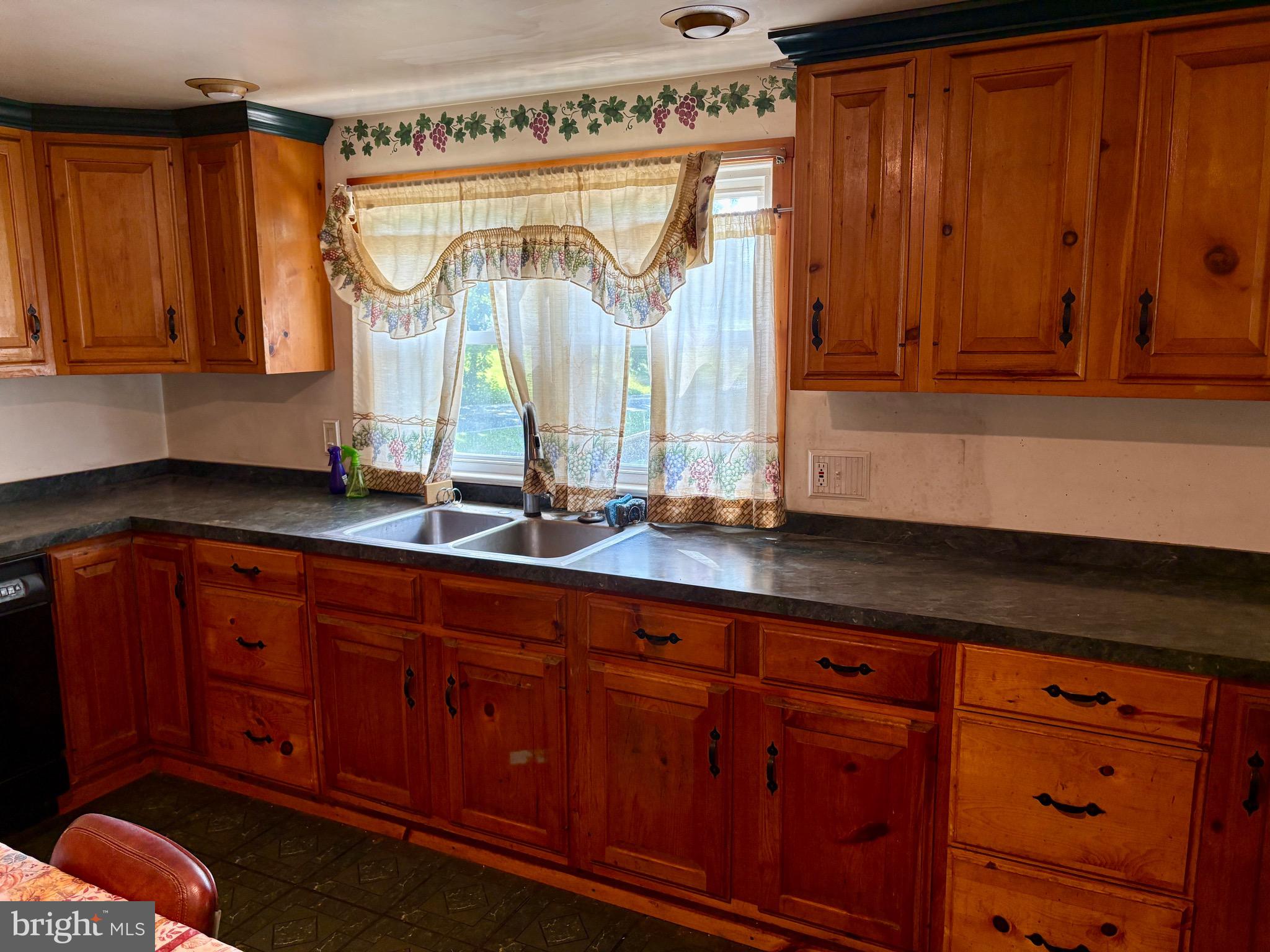 5536 Bossler Road Elizabethtown, PA 17022 - Photo 8 of 43 Kitchen