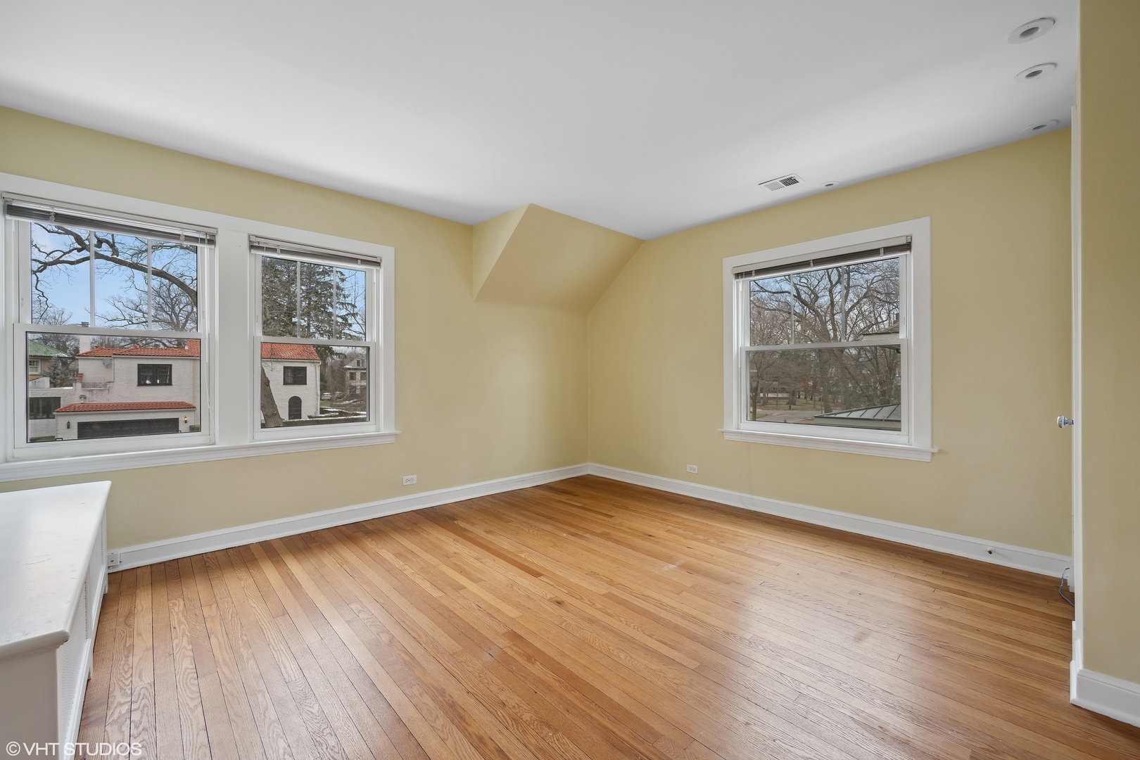 314 Oxford Road Kenilworth, IL 60043 - Photo 14 of 27