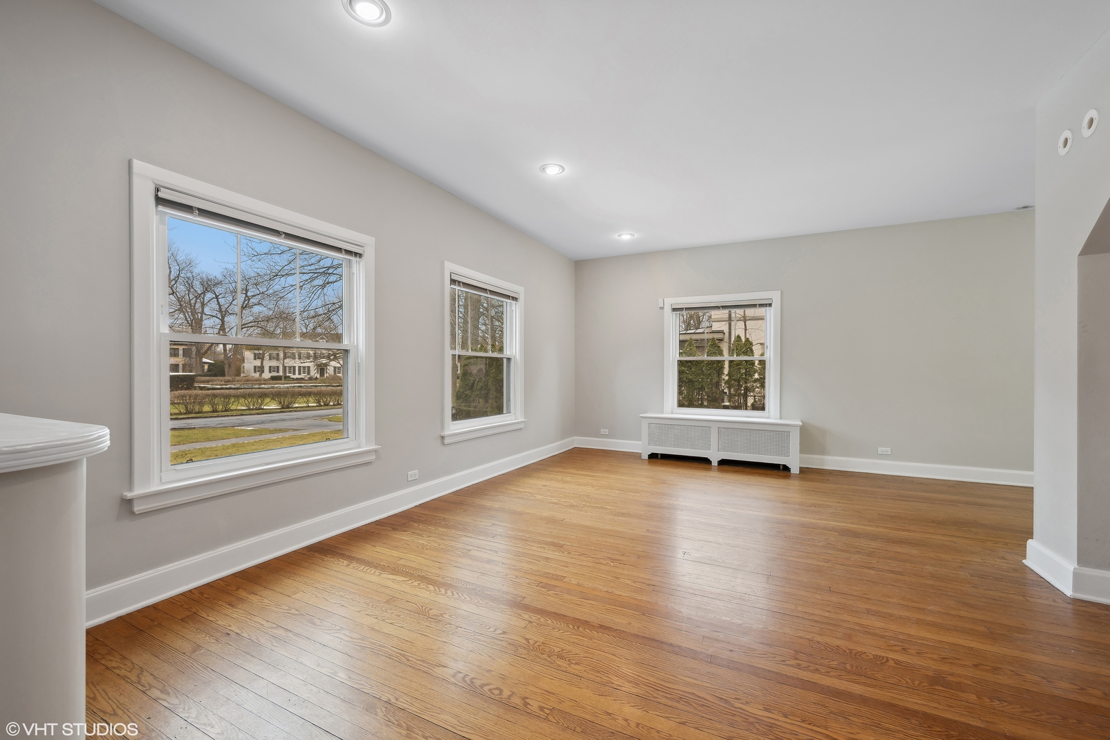 314 Oxford Road Kenilworth, IL 60043 - Photo 4 of 27