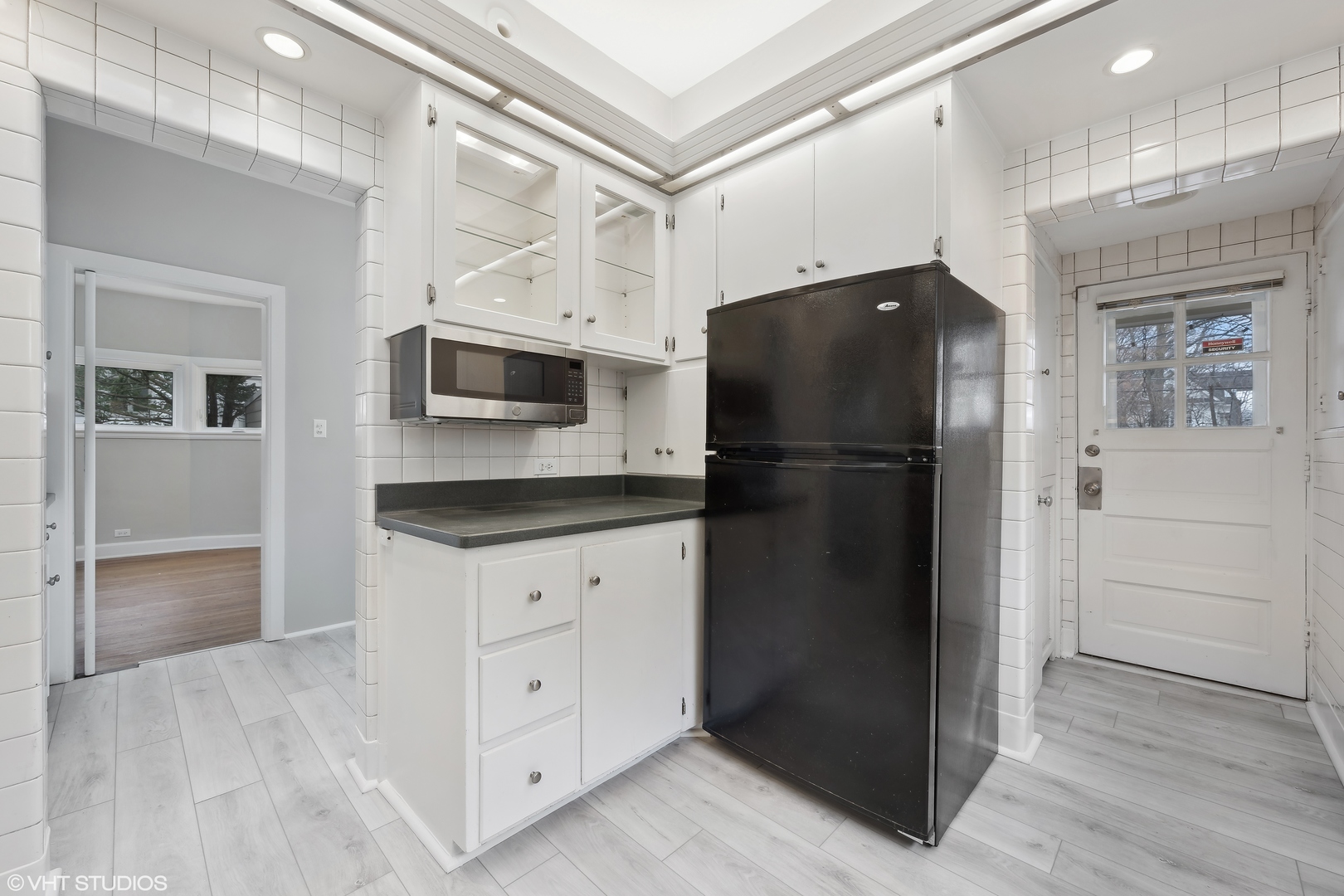 314 Oxford Road Kenilworth, IL 60043 - Photo 8 of 27