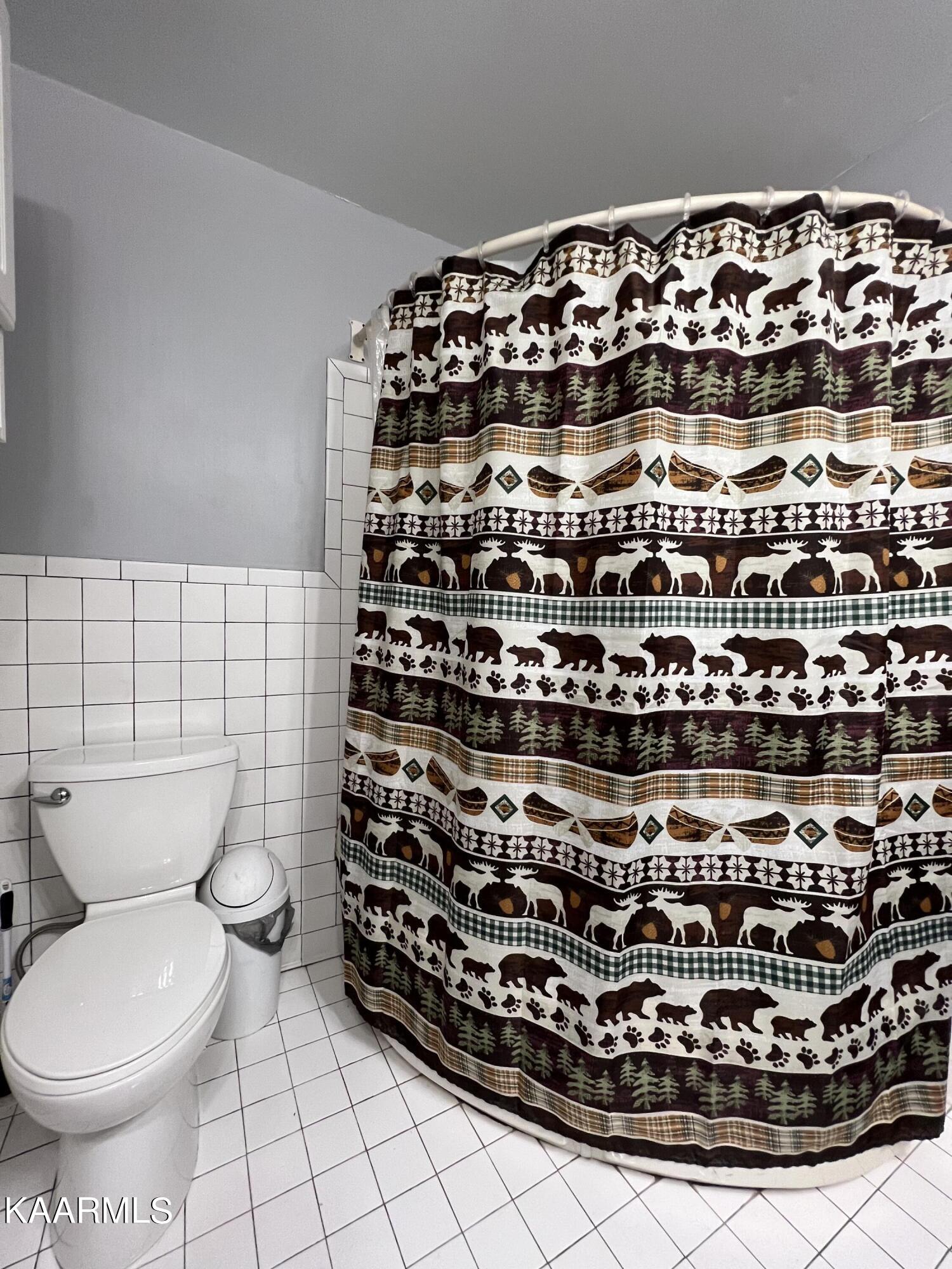 135 Regent Drive Harrogate, TN 37752 - Photo 14 of 39 93888B3D-10FE-48E2-8161-B6F7F47B4EFB