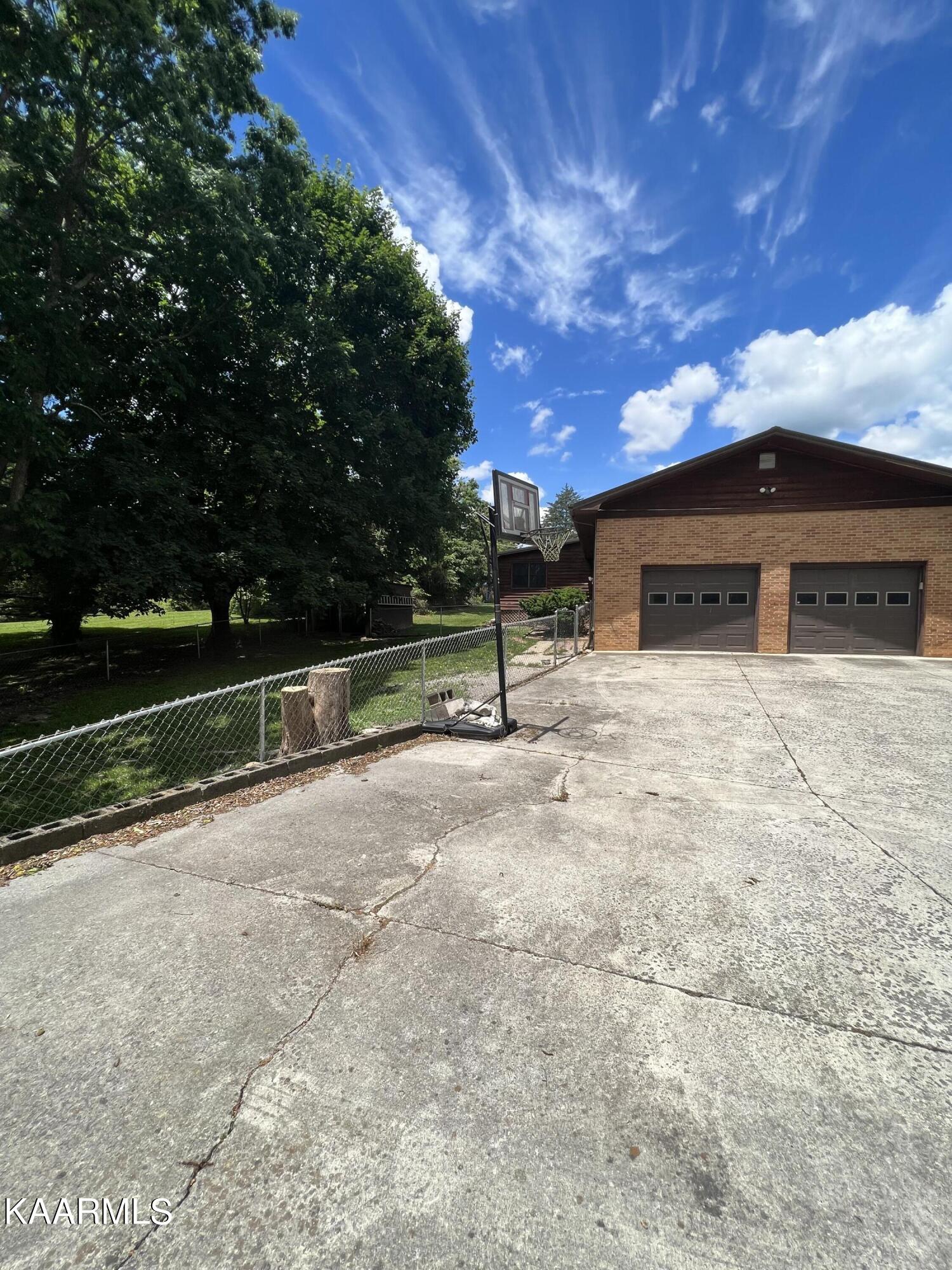 135 Regent Drive Harrogate, TN 37752 - Photo 32 of 39 8B1F438E-DE96-4FF9-AF36-09B79E311C45