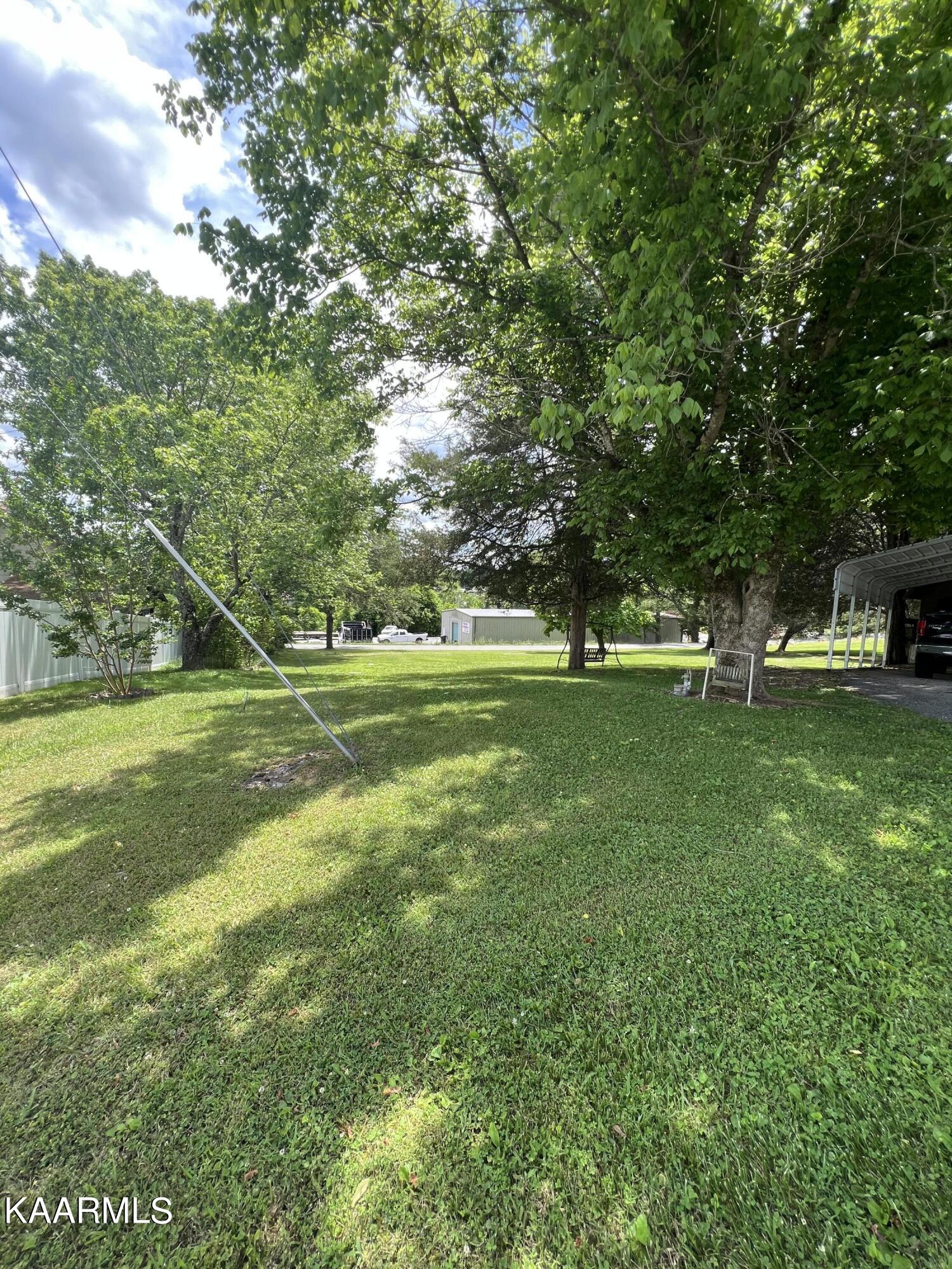 135 Regent Drive Harrogate, TN 37752 - Photo 37 of 39 1E19711F-5F93-4C9A-ADF4-CD7699749559