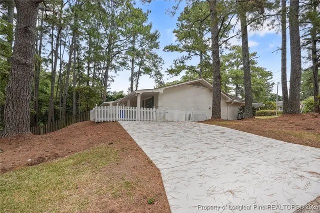 $425,000 | 2515 Mirror Lake Drive, Fayetteville, NC 28303