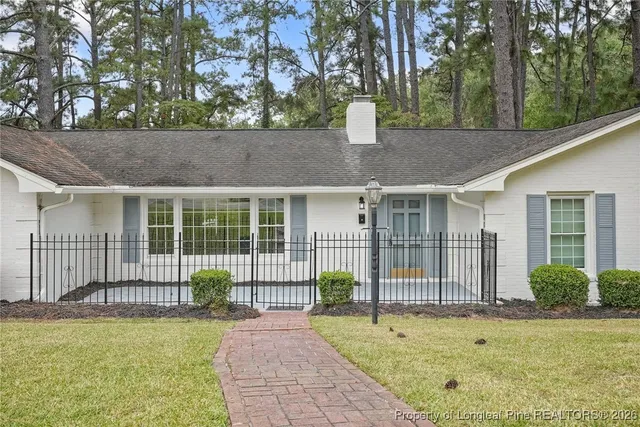 $425,000 | 2515 Mirror Lake Drive, Fayetteville, NC 28303