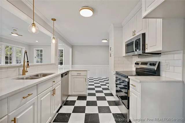 $425,000 | 2515 Mirror Lake Drive, Fayetteville, NC 28303