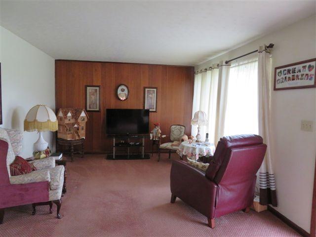 2373 GW Loy Road New Market, TN 37820 - Photo 9 of 33 LIVING ROOM